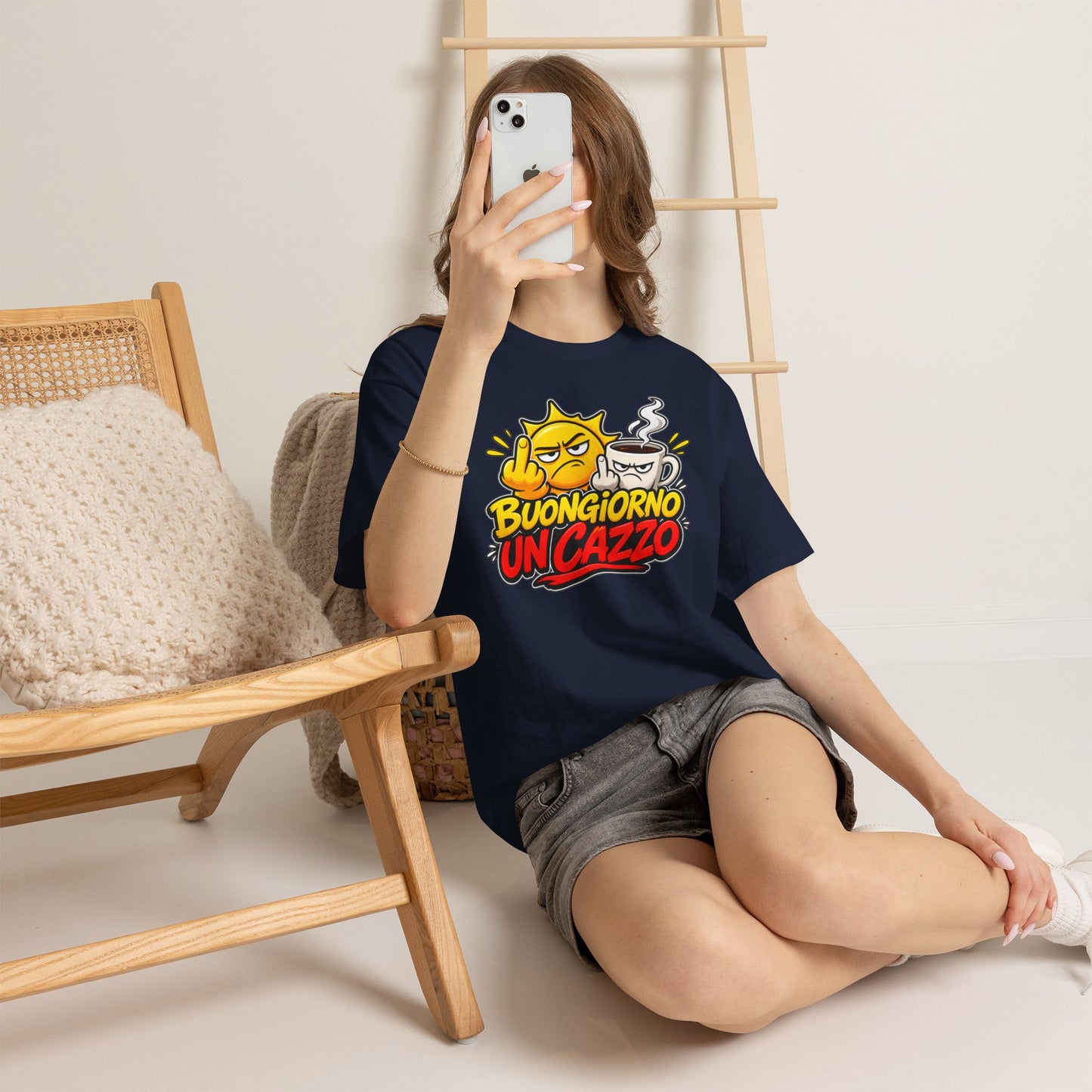 Maglietta Ironica "Buongiorno Un Cazzo" | T-Shirt Divertente Caffè e Sarcasmo